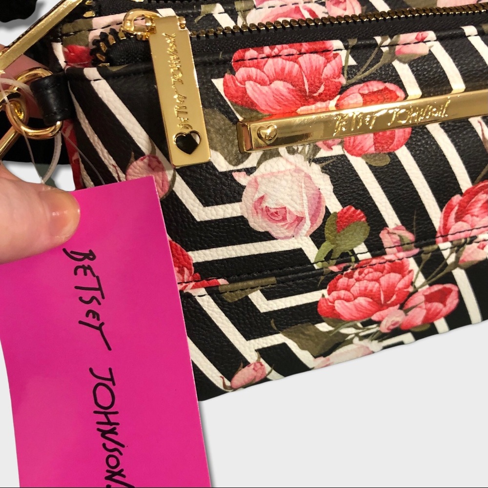 💋 Luv Betsey Talli Stripe Wristlet Pouch With Gold ♥️ Zippers - Picture 4 of 10
